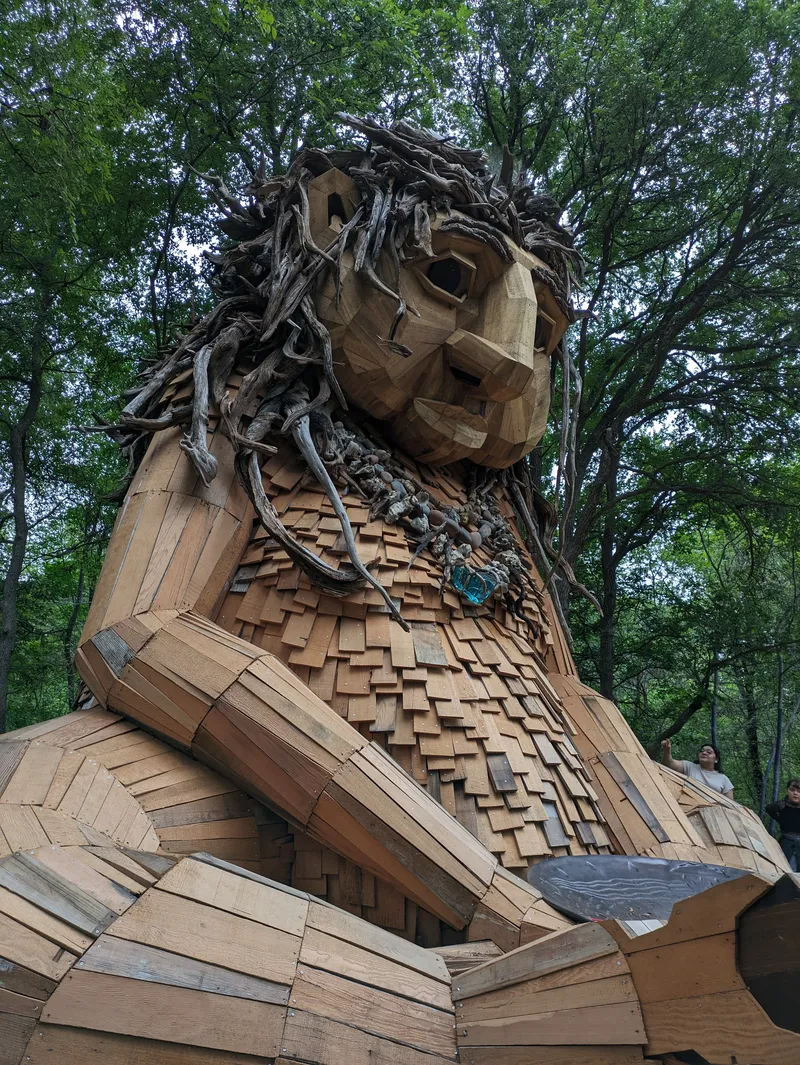 Malin's Fountain Troll